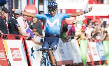 Nairo Quintana ganando la segunda etapa de La Vuelta. 