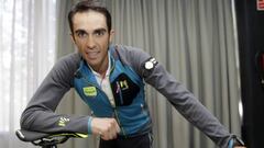 Contador exhibió el nuevo maillot del Trek a lo Superman