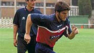 Samuel se ha consolidado en el once básico de Marcelino en el puesto de central.