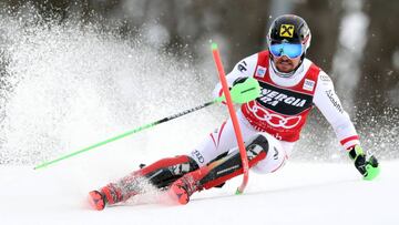 Hirscher vence en Zagreb e iguala los 50 triunfos de Tomba