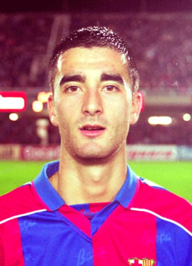 El riojano fue formado en las categorías inferiores del Barcelona, donde llegó a debutar en la temporada 1994-1995.