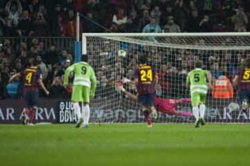 Copa del Rey. Barcelona-Getafe. 2-0. Cesc Fábregas marca el segundo gol de penalti.
