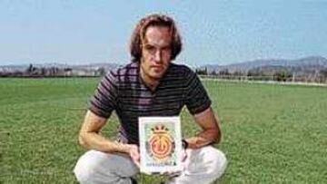 UN TROTAMUNDOS. Miquel Soler ha jugado en siete equipos (Barcelona, Atlético, Sevilla, Zaragoza y  Mallorca) diferentes desde aquel 3 de septiembre de 1983 en el que debutó con la camiseta del Espanyol frente al Atlético.
