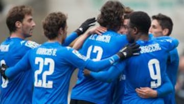 Varios jugadores del Xerez celebran un gol esta temporada.