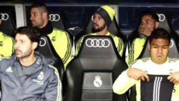 Benítez castiga a Isco por sus gestos en el banquillo blanco