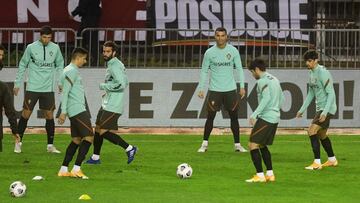 Cristiano Ronaldo en el rondo de entrenamiento.