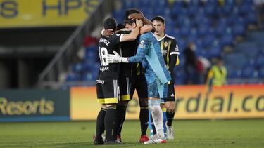 Los jugadores del Real Zaragoza celebran la victoria.
