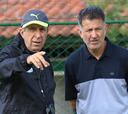 Juan Carlos Osorio visita el entrenamiento del Cali