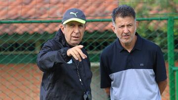 Gerardo Pelusso y Juan Carlos Osorio durante la última práctica del Deportivo Cali