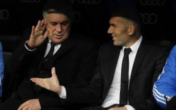 Ancelotti y Zidane en el banquillo del Real Madrid 
