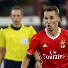 Grimaldo, un tapado para el lateral izquierdo del Barça