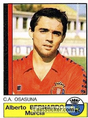 Alternó el Castilla y el primer equipo del Real Madrid entre 1981 y 1984 y en la temporada 1986-1987 jugó en el Osasuna.