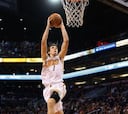 Goran Dragic se lleva el
duelo de bases ante Curry