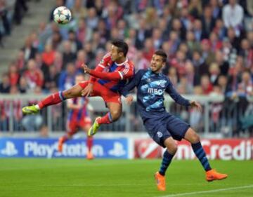 Thiago Alcantara y Diego Reyes.