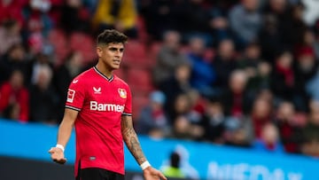 06 November 2022, North Rhine-Westphalia, Leverkusen: Soccer: Bundesliga, Bayer Leverkusen - 1. FC Union Berlin, Matchday 13, BayArena. Leverkusen's Piero Hincapie reacts during the match. Photo: Marius Becker/dpa - IMPORTANT NOTE: In accordance with the requirements of the DFL Deutsche Fußball Liga and the DFB Deutscher Fußball-Bund, it is prohibited to use or have used photographs taken in the stadium and/or of the match in the form of sequence pictures and/or video-like photo series. (Photo by Marius Becker/picture alliance via Getty Images)