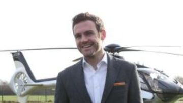 TRASPASO. Mata conoció las instalaciones del United, a donde llegó en helicóptero.