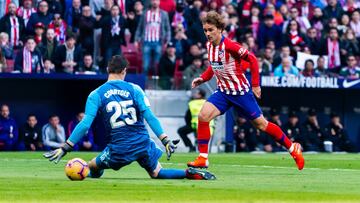 Griezmann marca ante Courtois.