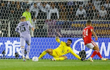 Federico Valverde anotó el segundo gol del Real Madrid nada más comenzar el segundo tiempo. En la imagen se dirige a chutar el balón.
