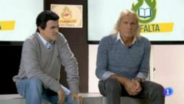 POLÉMICA CULTURAL. Los integrantes del Chiringuito de Lectores pusieron su granito de humor en la última noche del año.