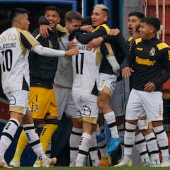 El equipo sensación hunde a Unión con un gol muy pocas veces visto en el fútbol chileno