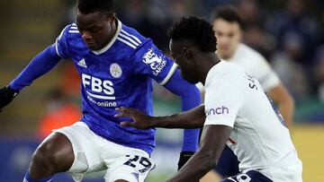 Duv&aacute;n Zapata, defensa de Tottenham