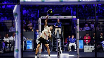 Momo González en una contra.