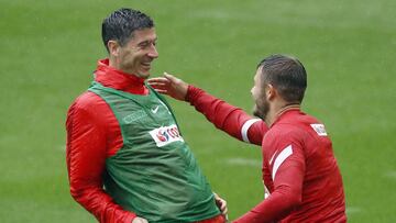 Kuciak: "Lewandowski no es uno de los mejores arietes del mundo: es el mejor"