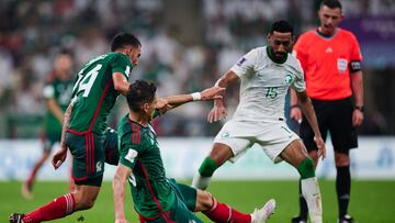 (L-R), Luis Chavez, Hector Moreno of Mexico, Ali Albulayhi of Arabia during the game Saudi Arabia vs Mexican National Team (Mexico), Corresponding to Group C of the FIFA World Cup Qatar 2022, at Lusail Stadium, Lusail, Doha, on November 30, 2022.
<br><br>
(I-D), Luis Chavez, Hector Moreno de Mexico, Ali Albulayhi de Arabia durante el partido Arabia Saudi vs Seleccion Nacional Mexicana (Mexico), correspondiente al Grupo C de la Copa Mundial de la FIFA Qatar 2022, en el Estadio Lusail, Lusail, Doha, el 30 de noviembre de 2022.