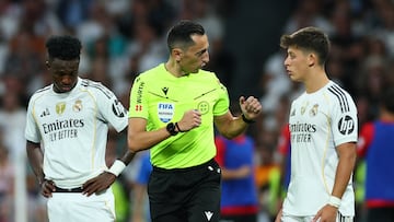 La frase desde el VAR en la revisión del gol anulado a Güler que está causando controversia