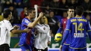 <b>DEMASIADO CASTIGO. </b>Los errores defensivos le han costado al Levante dos derrotas seguidas.