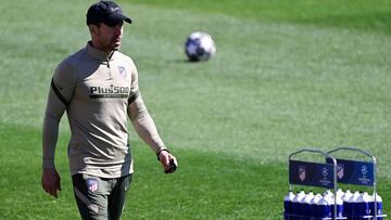 Atletico Madrid's Argentinian coach Diego Simeone attends a training session at the club's training ground in Majadahonda on March 16, 2021, on the eve of the UEFA Champions League round of 16 second leg football match between Atletico Madrid an