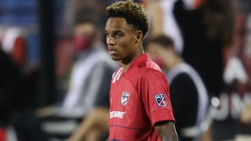 El defensor estadounidense compartió una fotografía y se espera que en las próximas horas, el cuadro de la Serie A anuncia su fichaje, procedente de FC Dallas.