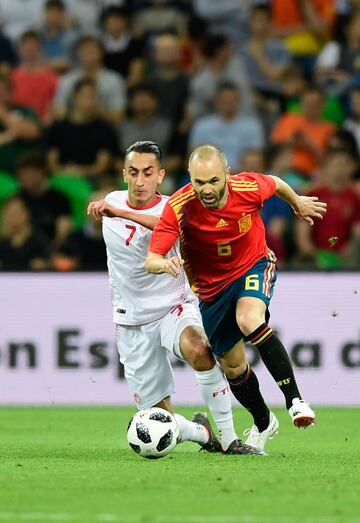 Khaoui e Iniesta.