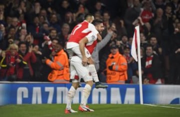 Alexis Sánchez celebra el gol del Arsenal ante el Bayern Munich.