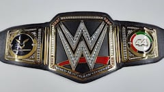 La WWE regala a Hamilton su propio cinturón de campeón