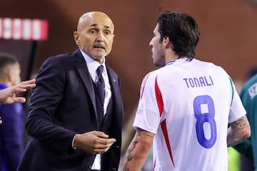 Luciano Spalletti y Sandro Tonali.