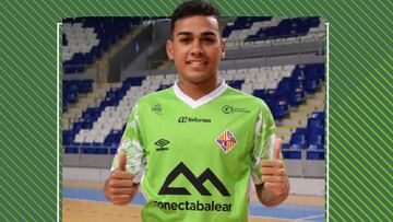 Cléber posa como nuevo fichaje del Palma Futsal en el mercado de invierno.