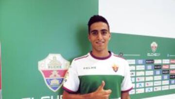 Nikos Vergos en su presentaci&oacute;n con el Elche