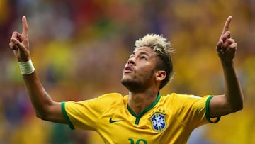 Neymar's World Cup recovery on track, Brazil doctor claims