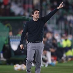 Iraola: "Benzema y Vinicius están marcando las diferencias"