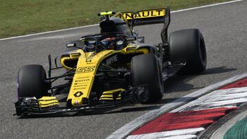 FRA45. Shanghai (China), 15/04/2018.- Spanish Formula One driver Carlos Sainz of Renault in action during the 2018 Chinese Formula One Grand Prix at the Shanghai International circuit in Shanghai, China, 15 April 2018. (Fórmula Uno) EFE/EPA/FRANCK ROBICHON