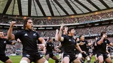 El equipo de Nueva Zelanda escenificando la 'haka'