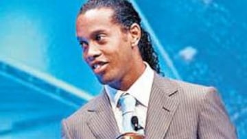 <b>SUMA Y SIGUE. </b>Ronaldinho conquistó el título a mejor jugador de la Champions 2005-2006.