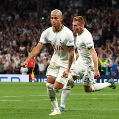 Richarlison martillea al Marsella