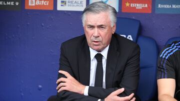 Ancelotti, l&iacute;o en las bandas