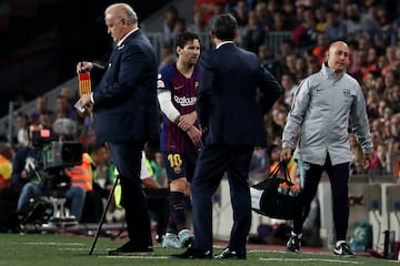 Messi, en una mala caída en la primera parte del encuentro, se lesionó el brazo derecho y tuvo que ser sustituido. 