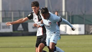 Cedric durante el Juventus-Atlético de la Youth League.