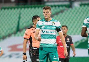 El goleador de Santos Laguna ha externado su gusto por representar a México en un futuro. No ha sido seleccionado por su natal Argentina, por lo que en enero de 2020 podría ser llamado por el Tri (cuando tenga 30 años cumplidos), si es que antes no sale del Fútbol Mexicano, pues necesita de cinco años ininterrumpidos en nuestro país para cumplir con el requisito de los estatutos FIFA.