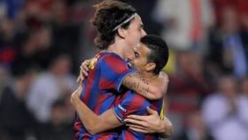 <b>COMPAÑEROS. </b>Ibrahimovic se abrazó a Pedro en el primer gol.