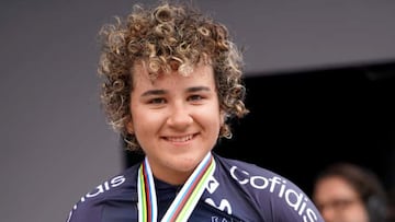 Paula Ostiz, con la plata de contrarreloj en el Mundial júnior en Kigali.